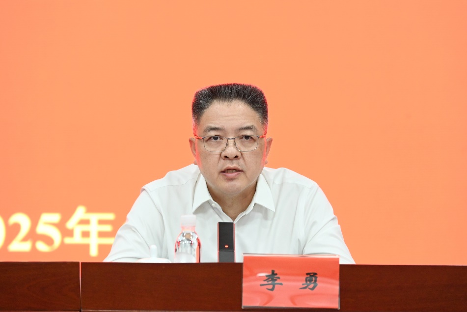 警示教育李勇